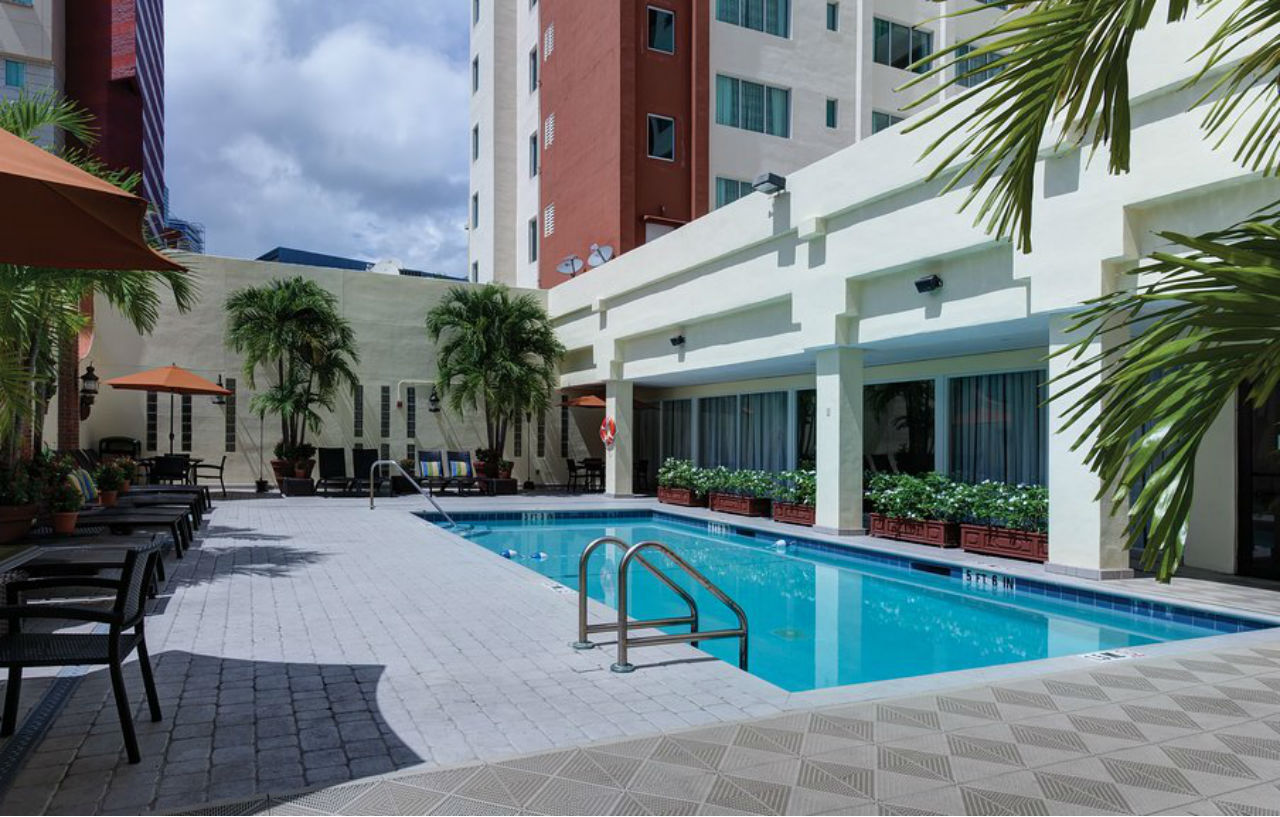 Holiday Inn Hotel Port Of Miami-Downtown, An Ihg Hotel Exterior photo